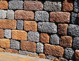retaining wall built by martin's custom concrete